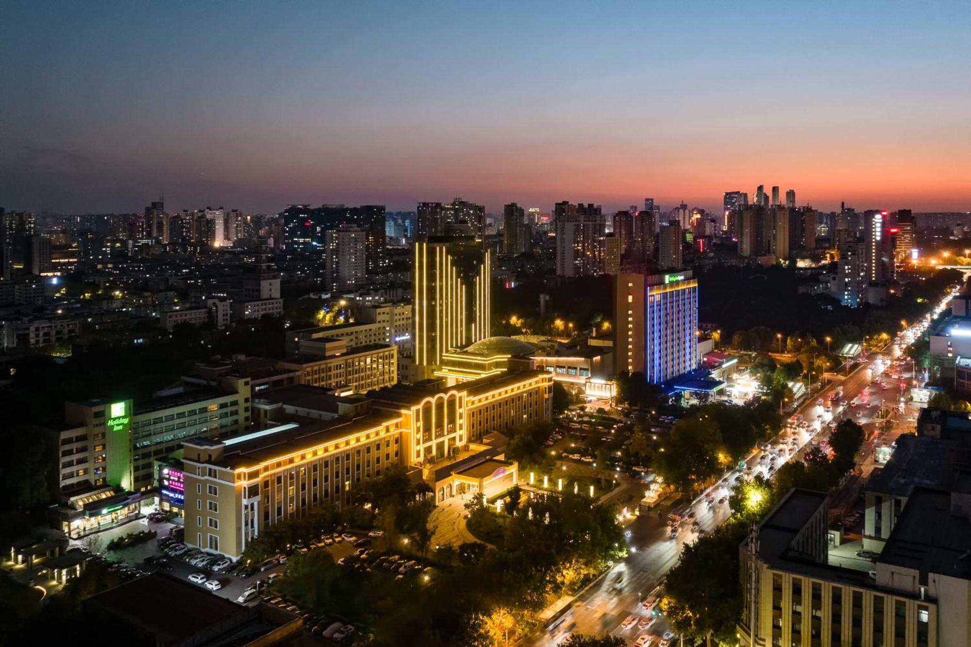 Holiday Inn Express Zhengzhou Zhongzhou By Ihg Экстерьер фото