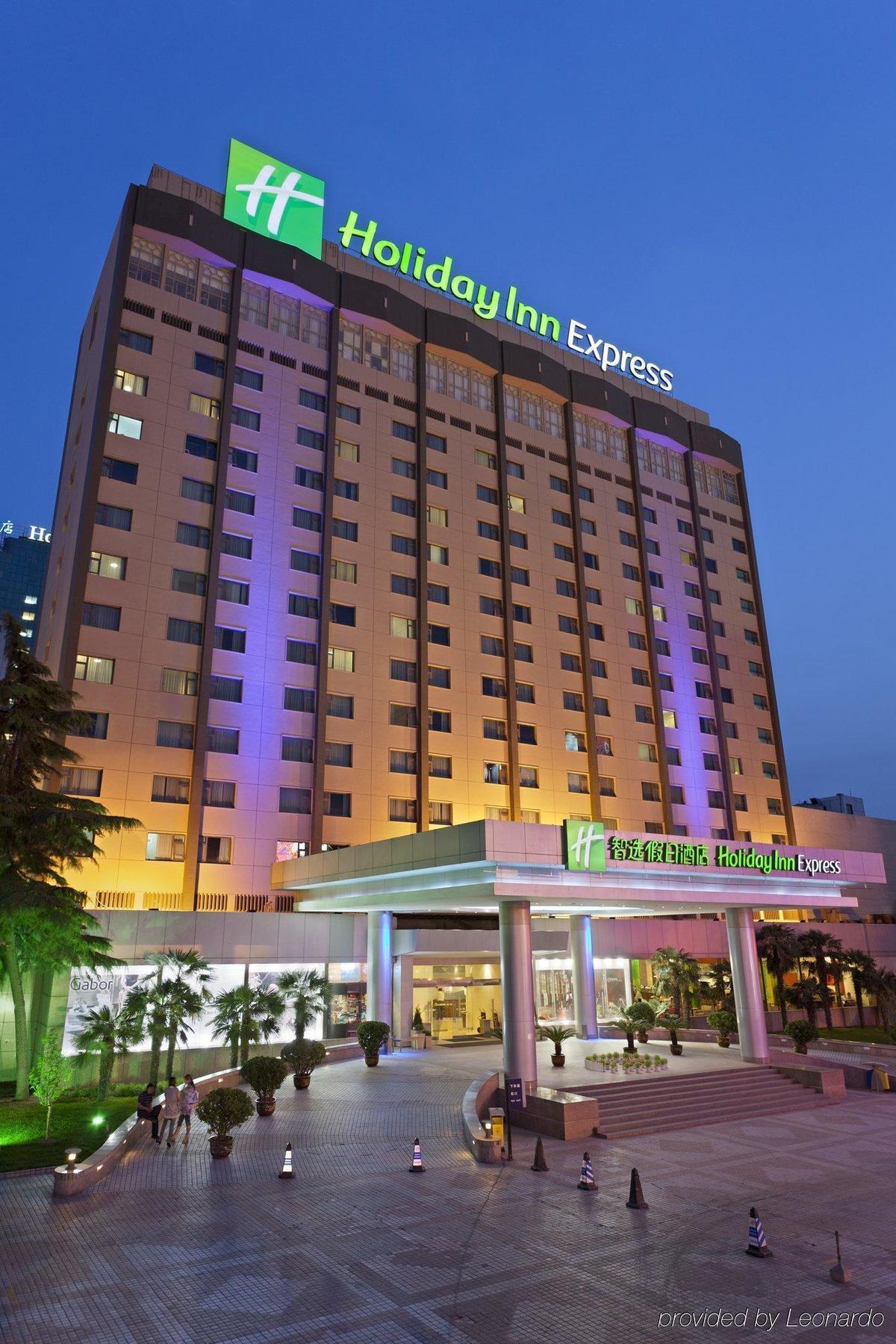Holiday Inn Express Zhengzhou Zhongzhou By Ihg Экстерьер фото