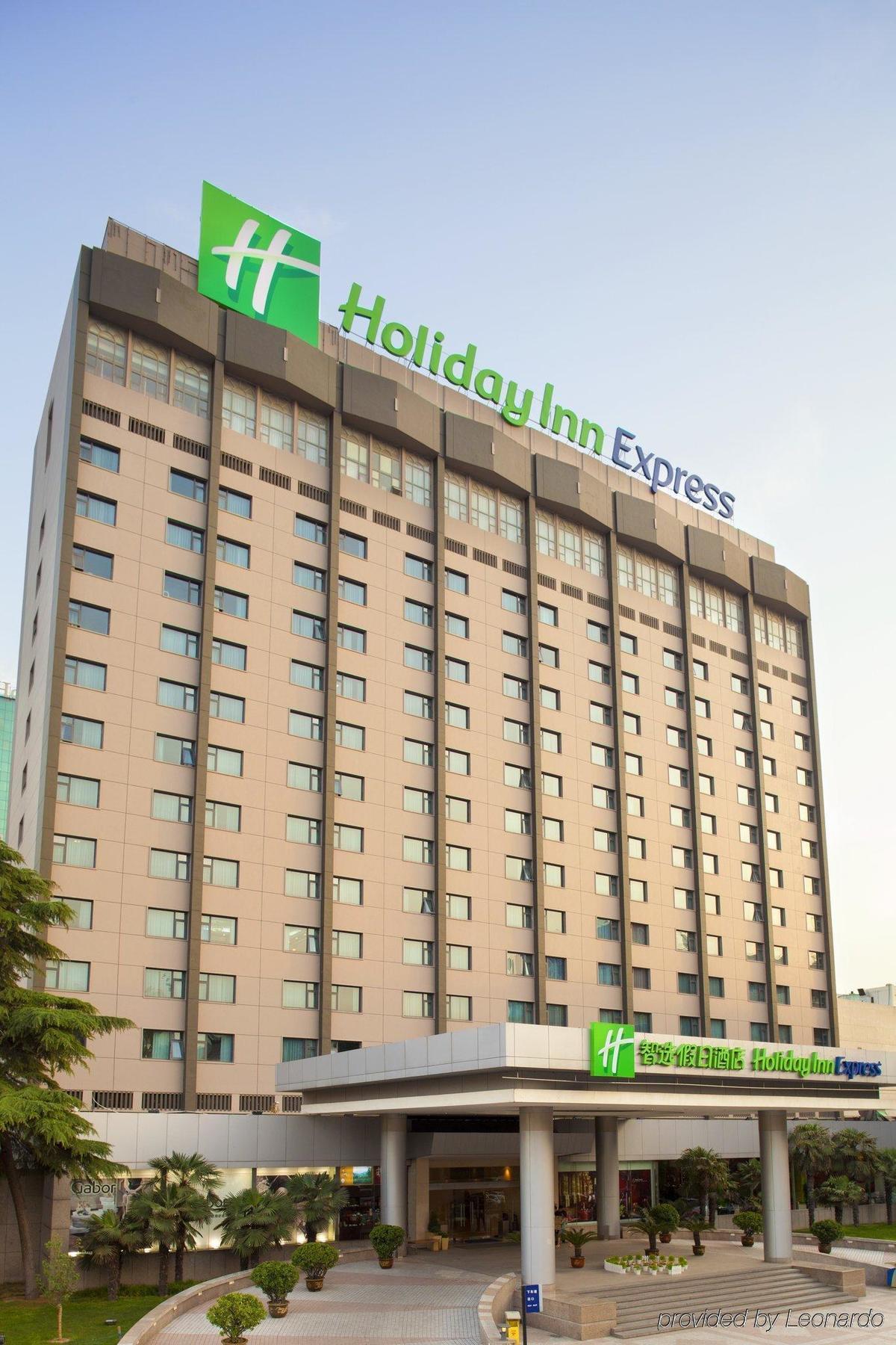 Holiday Inn Express Zhengzhou Zhongzhou By Ihg Экстерьер фото